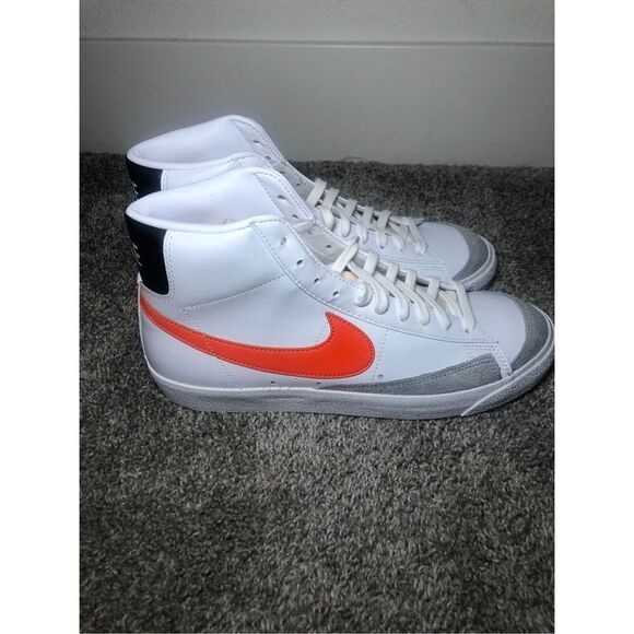 Nike Blazer Mid \'77 Vintage Safety Orange Men\'s Shoes Size 10/ Women’s Size 11.5